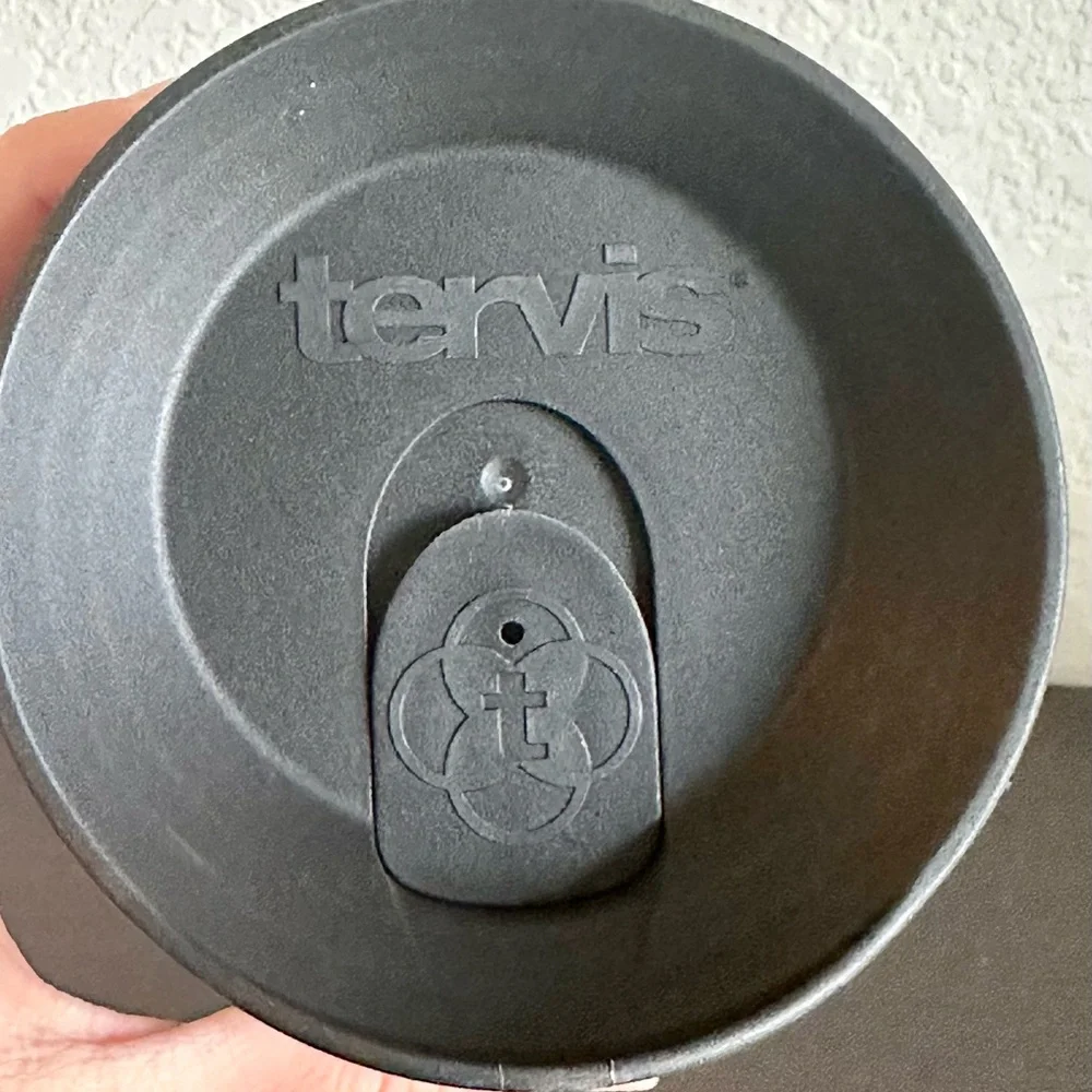 Harry Potter Tervis Tumbler with Gold and Black Design - Picture 3 of 4